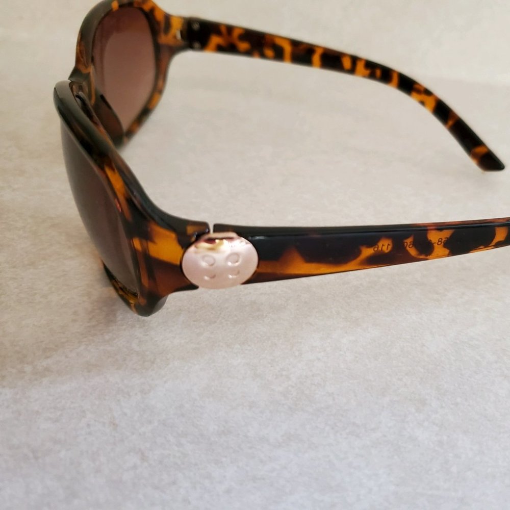 Sunglasses - Tortoise Shell - Picture 4 of 4